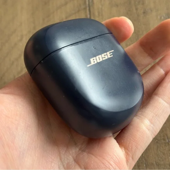 Bose QuietComfort Earbuds II Noise-Cancelling Earbuds Blue (No Cable) - READ